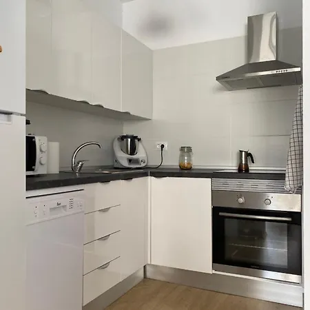 Coqueto Apartamento Con Garaje דירה *